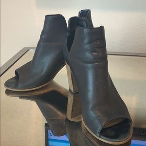 Steve Madden open toe shoes